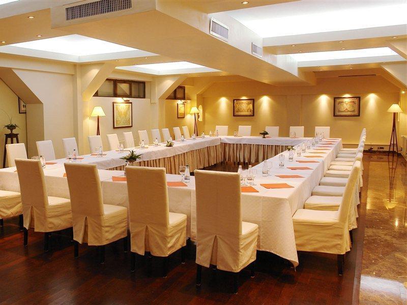 Arc De Triomphe Apartments Bucureşti Ngoại thất bức ảnh
